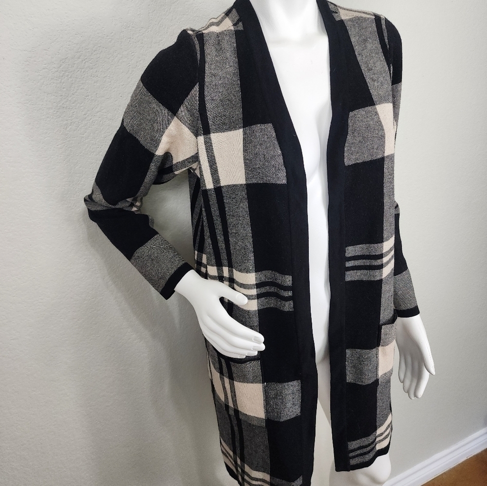Torrid Plaid Black Cream Open Cardigan Size 0/10 - Picture 12 of 13